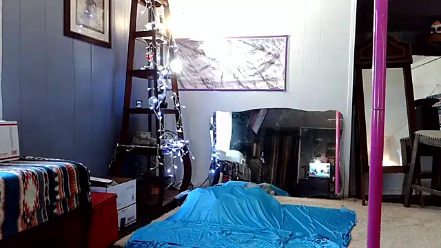 Genevieve143 online show from November 18, 10:34 pm