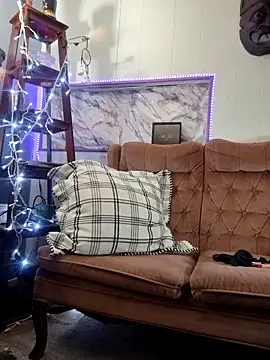 Genevieve143 online show from March 5, 3:25 am