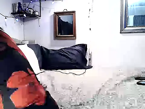Snapshot of Genevieve143 chatting on June 29, 6:40 pm Genevieve143 online show from June 29, 6:40 pm