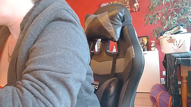 cruellaculdenfer67 online show from January 8, 9:15 am