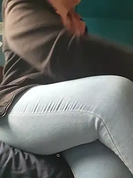 cruellaculdenfer67 online show from April 15, 7:25 am