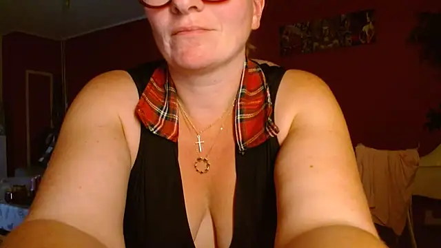 Snapshot of cruellaculdenfer67 chatting on July 7, 9:51 pm cruellaculdenfer67 online show from July 7, 9:51 pm