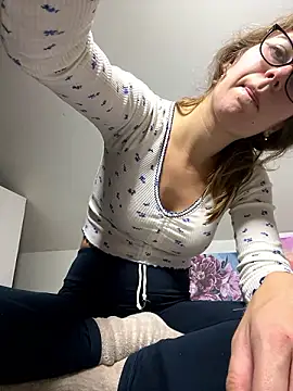 Snapshot of ur_pleasure_ chatting on December 1, 8:36 pm ur pleasure online show from December 1, 8:36 pm