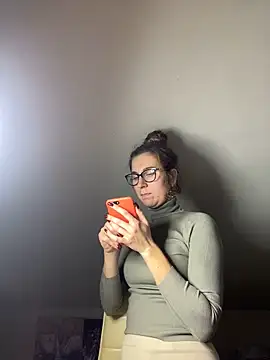 Snapshot of ur_pleasure_ chatting on December 10, 7:22 pm ur pleasure online show from December 10, 7:22 pm