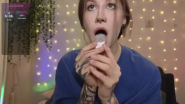 Snapshot of christy_memeow chatting on September 11, 3:56 pm christy memeow online show from September 11, 3:56 pm
