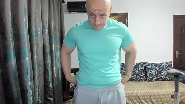 xxxWildxThoughtsxxx online show from October 8, 9:15 pm