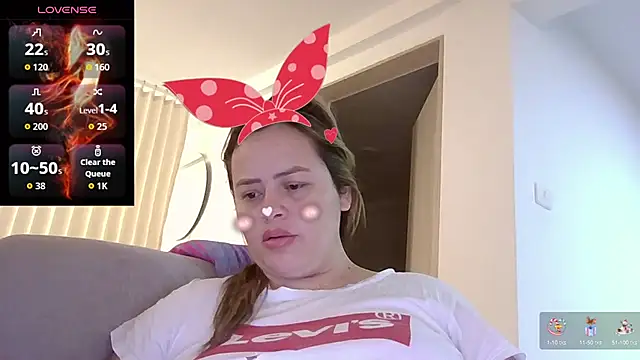 Snapshot of saramartinez1000 chatting on September 10, 2:05 pm saramartinez1000 online show from September 10, 2:05 pm