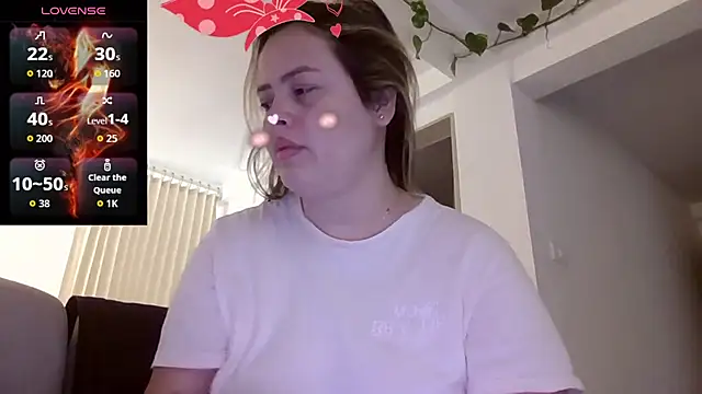 Snapshot of saramartinez1000 chatting on September 14, 3:34 pm saramartinez1000 online show from September 14, 3:34 pm