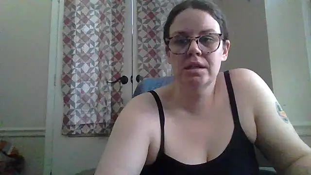 Snapshot of velvetta_ chatting on January 11, 6:15 pm velvetta online show from January 11, 6:15 pm