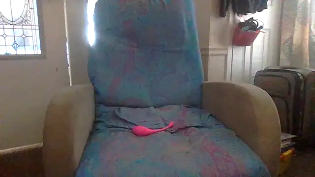 Snapshot of velvetta_ chatting on October 19, 7:38 pm velvetta online show from October 19, 7:38 pm