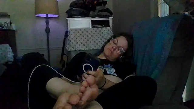 Snapshot of velvetta_ chatting on September 12, 3:23 pm velvetta online show from September 12, 3:23 pm