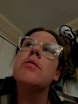 Snapshot of velvetta_ chatting on October 3, 6:26 am velvetta online show from October 3, 6:26 am