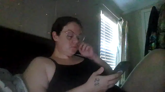 Snapshot of velvetta_ chatting on November 22, 7:46 pm velvetta online show from November 22, 7:46 pm