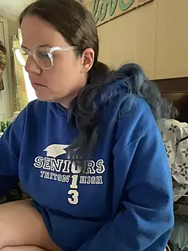 Snapshot of velvetta_ chatting on November 18, 5:16 pm velvetta online show from November 18, 5:16 pm