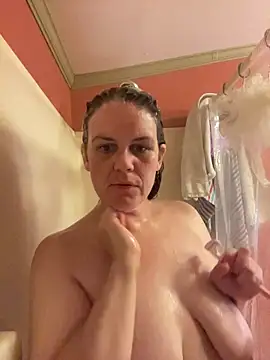 Snapshot of velvetta_ chatting on October 28, 3:44 pm velvetta online show from October 28, 3:44 pm