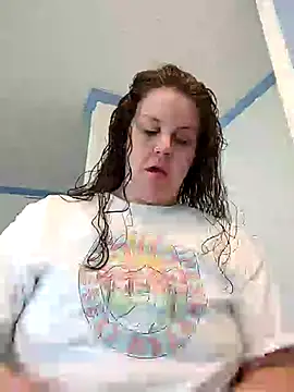 Snapshot of velvetta_ chatting on March 9, 6:43 pm velvetta online show from March 9, 6:43 pm