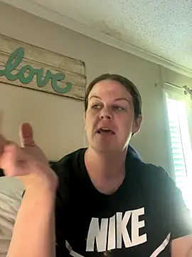 Snapshot of velvetta_ chatting on September 13, 3:12 pm velvetta online show from September 13, 3:12 pm