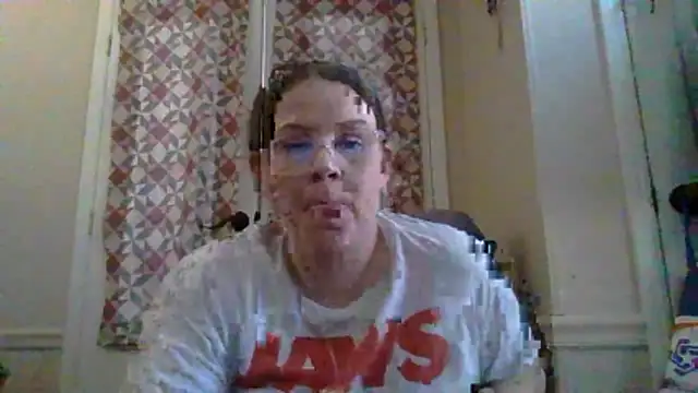 Snapshot of velvetta_ chatting on January 13, 7:40 pm velvetta online show from January 13, 7:40 pm