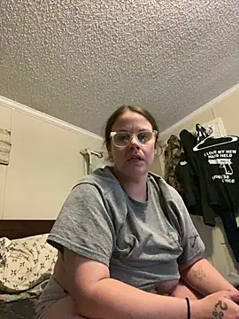 Snapshot of velvetta_ chatting on February 4, 5:31 am velvetta online show from February 4, 5:31 am