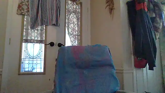 Snapshot of velvetta_ chatting on October 15, 4:59 pm velvetta online show from October 15, 4:59 pm