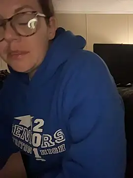 Snapshot of velvetta_ chatting on November 17, 6:06 am velvetta online show from November 17, 6:06 am