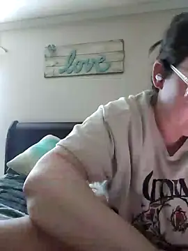 Snapshot of velvetta_ chatting on February 7, 8:53 pm velvetta online show from February 7, 8:53 pm