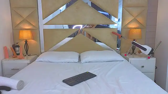 Tiphani walker  online show from November 27, 10:43 pm