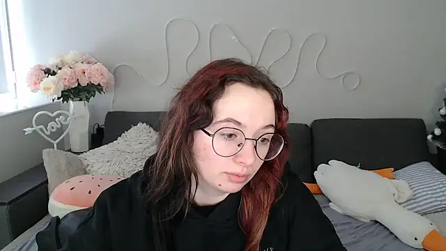 Mini Diva online show from February 28, 9:09 am