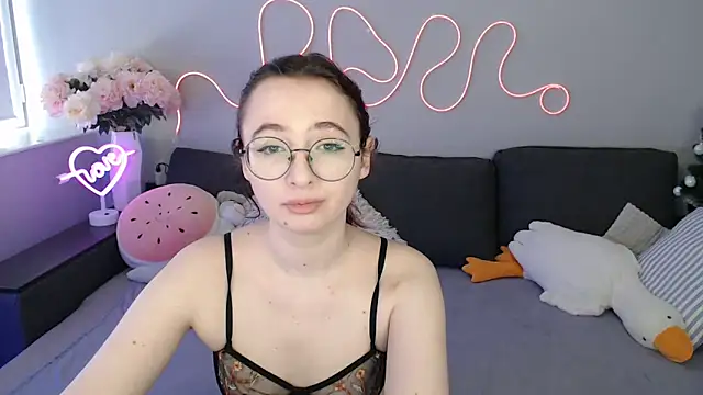 Mini Diva online show from March 10, 9:35 am