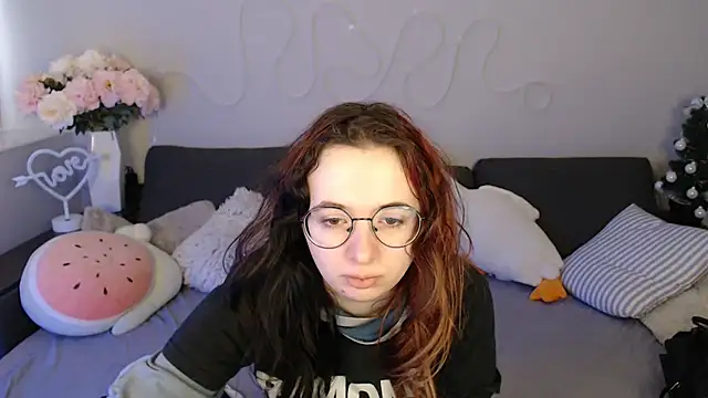 Mini Diva online show from February 18, 9:17 am