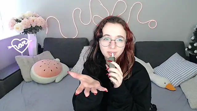 Mini Diva online show from February 24, 9:10 am