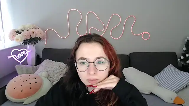 Mini Diva online show from February 23, 9:10 am