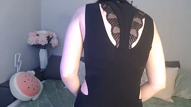 Snapshot of Mini_Diva chatting on March 18, 9:12 am Mini Diva online show from March 18, 9:12 am