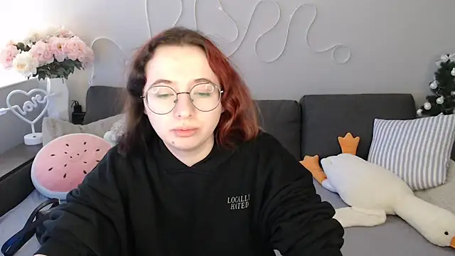 Mini Diva online show from February 14, 9:09 am