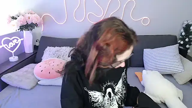 Mini Diva online show from March 18, 9:12 am