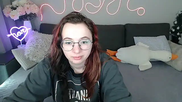 Mini Diva online show from April 12, 8:06 am