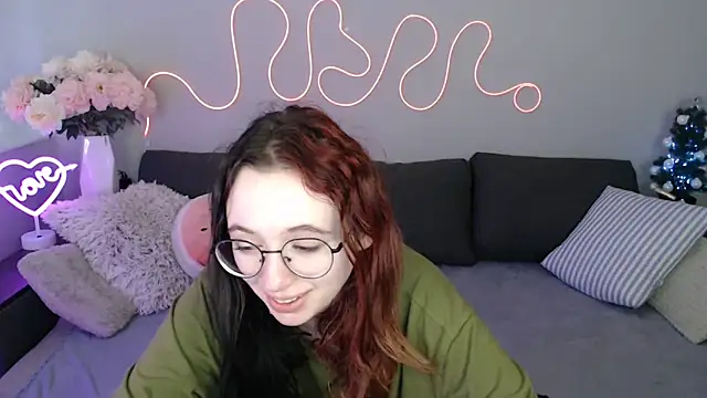 Mini Diva online show from December 19, 10:06 am