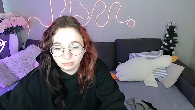 Mini Diva online show from March 23, 9:09 am