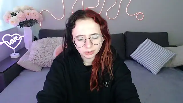 Snapshot of Mini_Diva chatting on November 26, 9:09 am Mini Diva online show from November 26, 9:09 am