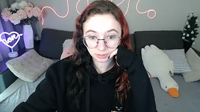 Mini Diva online show from March 31, 8:49 am