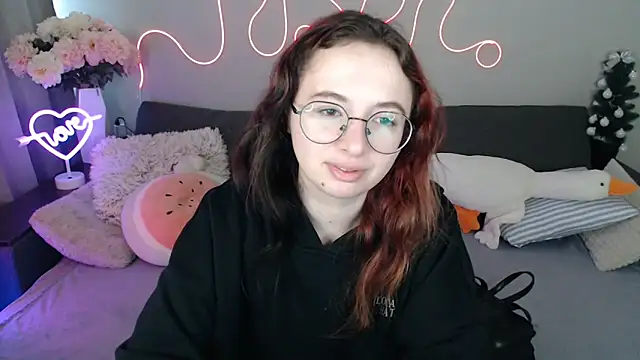 Mini Diva online show from April 3, 8:10 am