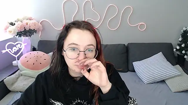 Mini Diva online show from January 17, 9:13 am