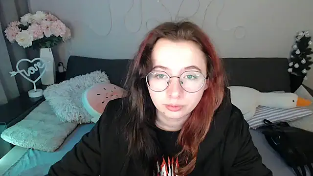 Mini Diva online show from April 8, 8:05 am