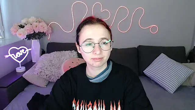 Snapshot of Mini_Diva chatting on November 28, 9:09 am Mini Diva online show from November 28, 9:09 am