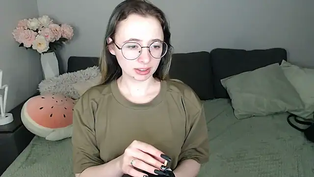 Snapshot of Mini_Diva chatting on September 30, 8:09 am Mini Diva online show from September 30, 8:09 am