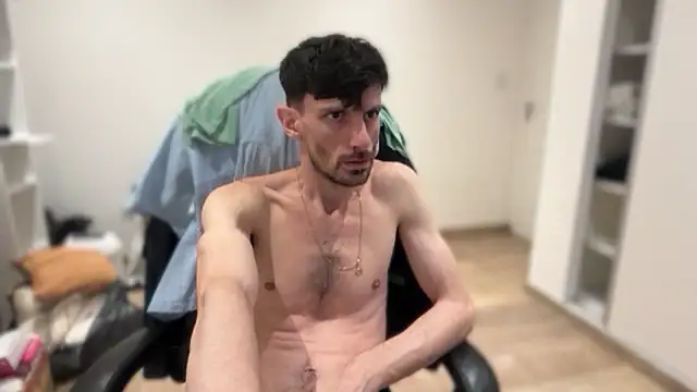 Snapshot of nicolaaaaas chatting on November 24, 7:19 am nicolaaaaas online show from November 24, 7:19 am