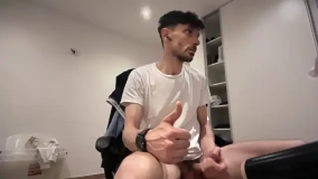 Snapshot of nicolaaaaas chatting on November 22, 12:32 am nicolaaaaas online show from November 22, 12:32 am