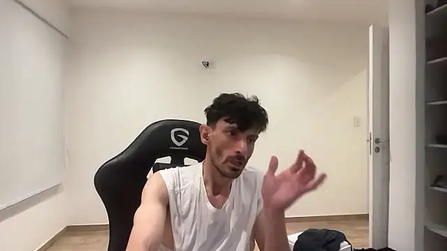 Snapshot of nicolaaaaas chatting on December 2, 5:31 am nicolaaaaas online show from December 2, 5:31 am