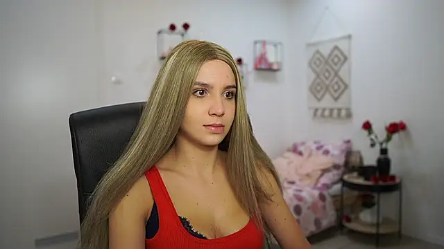EvelynCage  online show from October 20, 5:35 pm