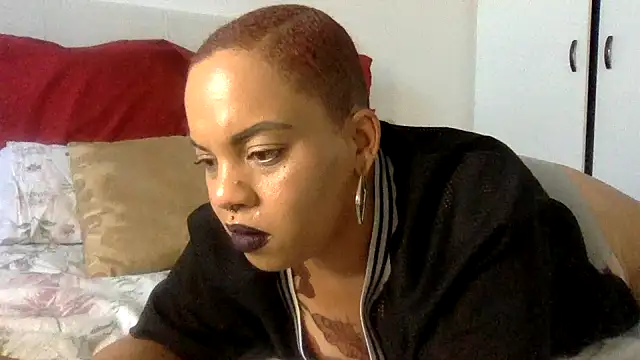 Snapshot of Rose_Gold_0503 chatting on December 7, 3:03 pm Rose Gold 0503 online show from December 7, 3:03 pm